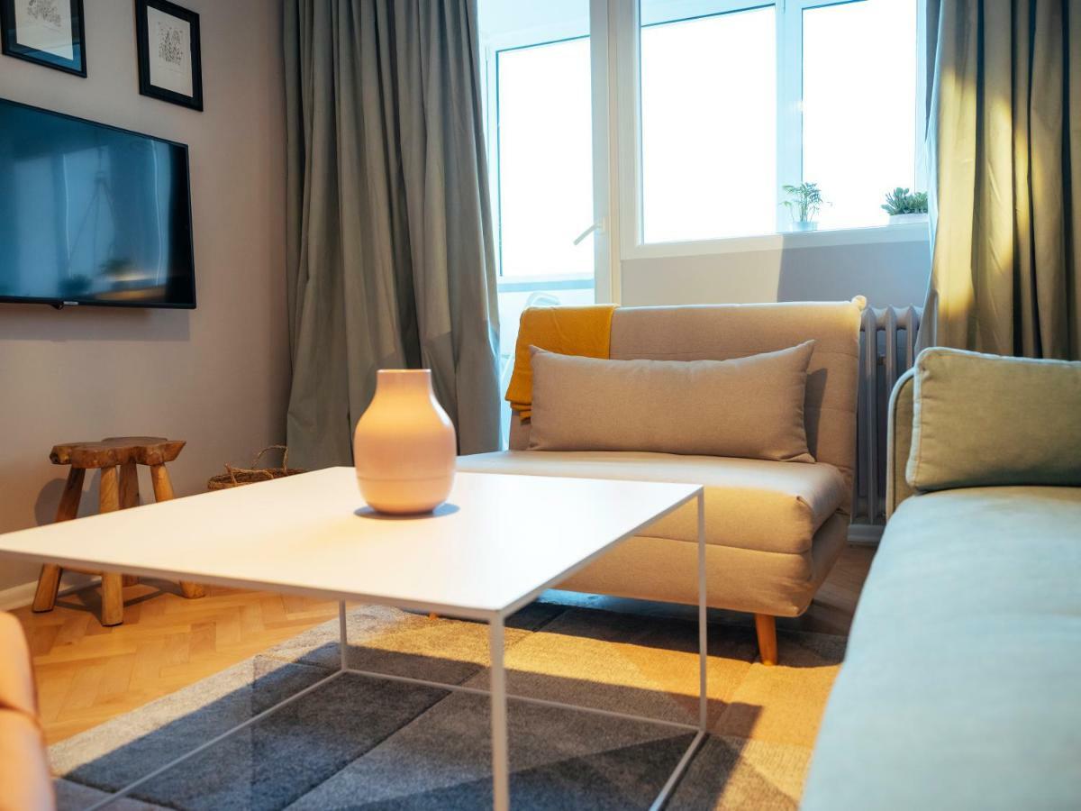 Parklake Design Apartment - Fabulous View - Netflix Бухарест Экстерьер фото
